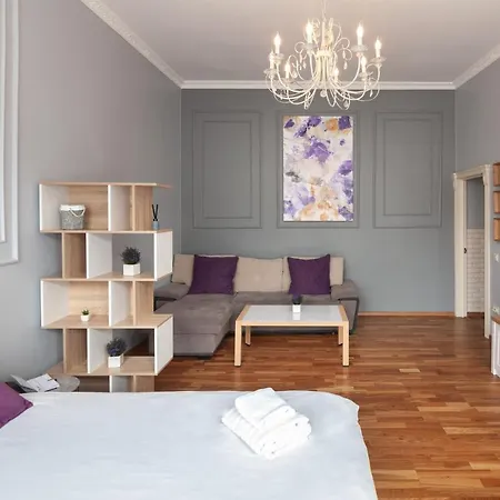 Bvapartments Vip On Kulisha شقة